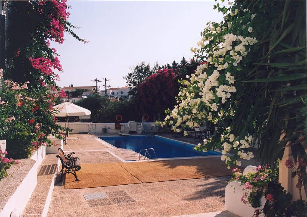Spetses Retreat Accommodation מראה חיצוני תמונה